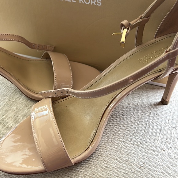 Michael Kors Simone Mid-Strap Sandal - Picture 4 of 6